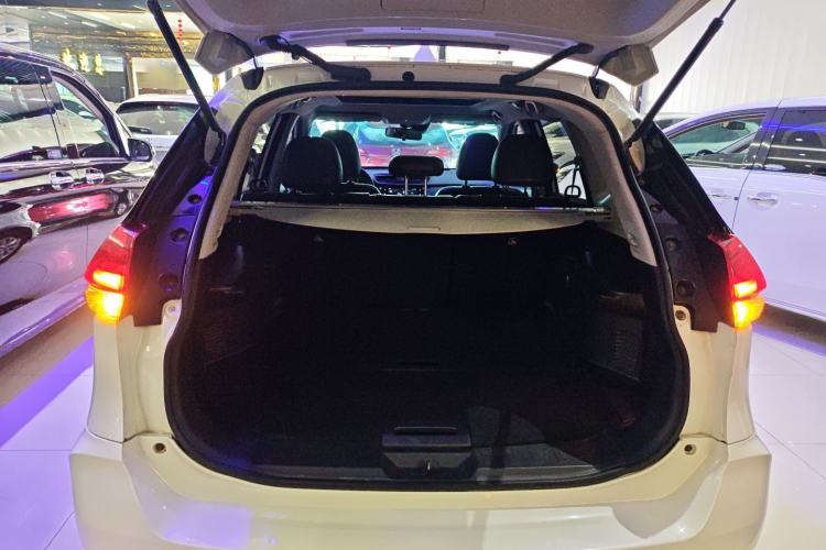 Used Nissan X-Trail 2019 2.0L CVT Smart Connect Comfort Edition 2WD
