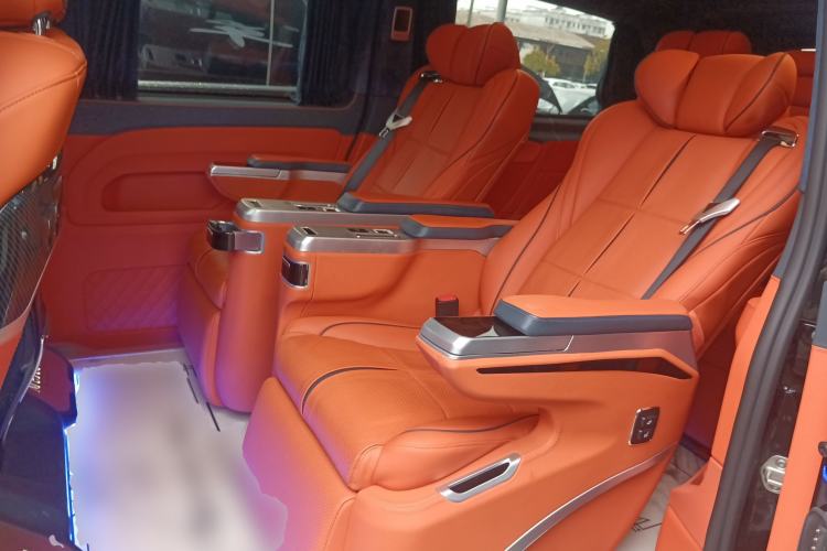 Used Mercedes-Benz Vito 2021 2.0T Elite Version 7 Seats Left Rear Seat