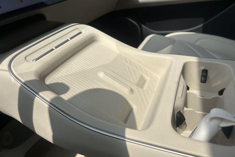 Used Nio ET5T 2025 75 kWh Touring Interior 7