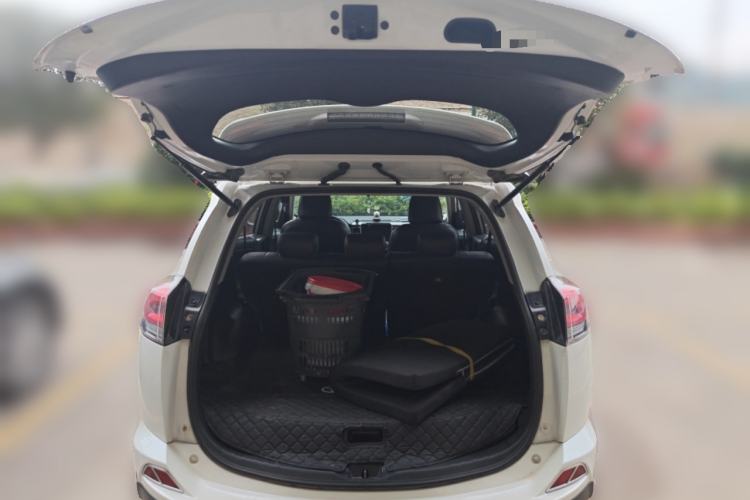 Used Toyota RAV4 2019 2.0L CVT Two-Wheel Drive Pioneer Edition China V Standard Trunk