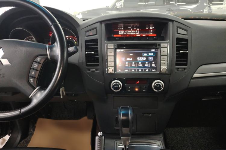 Used Mitsubishi Pajero 2014 3.0L Elite Edition
