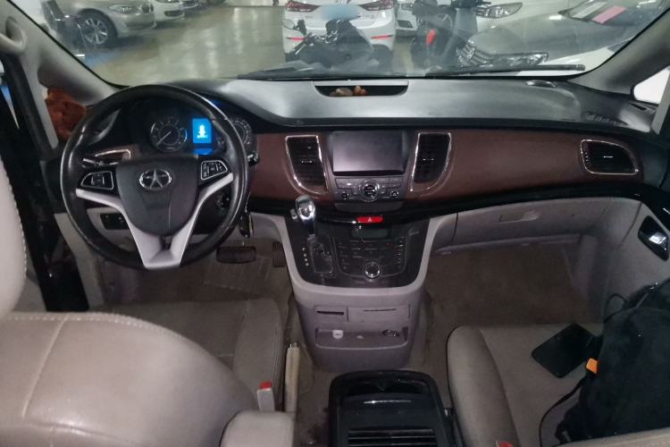 Used JAC Group Refine M5 2016 2.0T Gasoline Automatic Business Edition Center Console