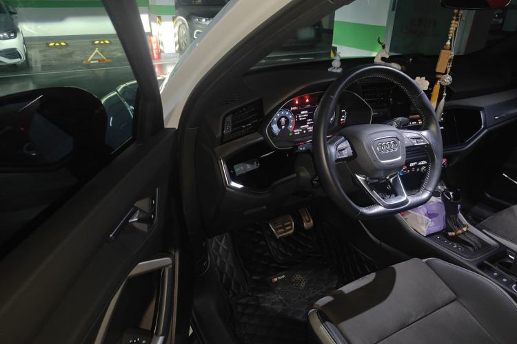 Used Audi Q3 2020 35 TFSI Fashion Dynamic Model
