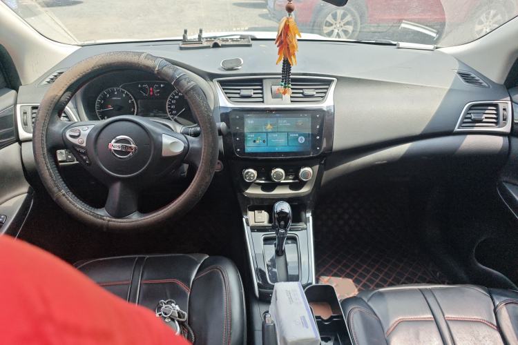 Used Nissan Sylphy 2019 1.6XV CVT Smart Connect Luxury Edition China V Standard Center Console