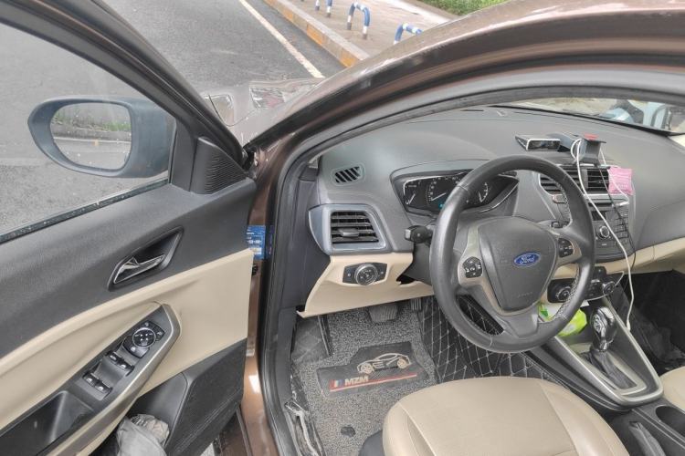 Used Ford Escort 2015 1.5L Automatic Fashion Model