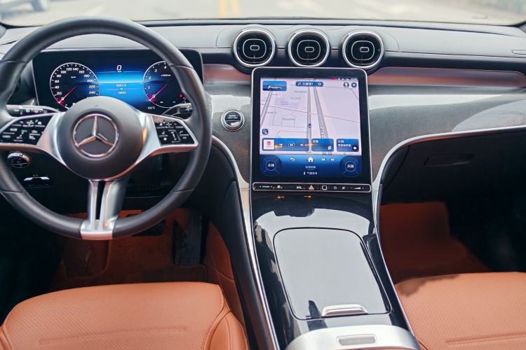 Used Mercedes-Benz GLC 2023 Facelift GLC 260 L 4MATIC Dynamic Version 5 Seats