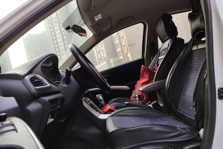 Used Suzuki S-Cross 2015 1.6L CVT Two-Wheel Drive Entry-Level Trim