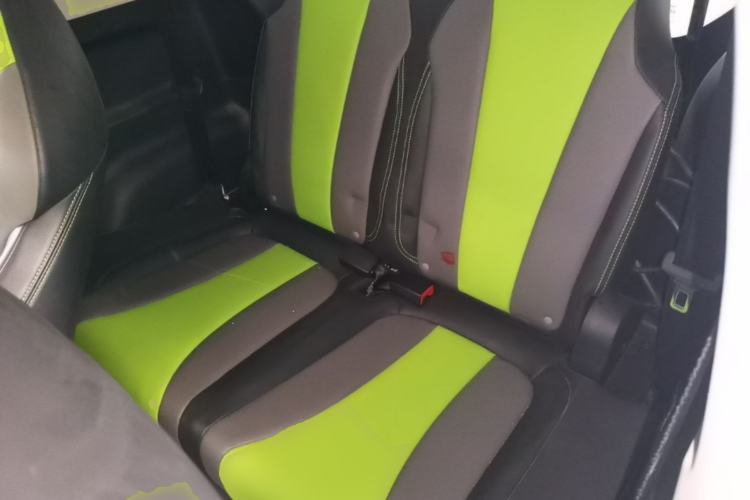 Used Roewe Clever 2021 302 km New Four-Seater Super-Efficient Version Left Rear Seat