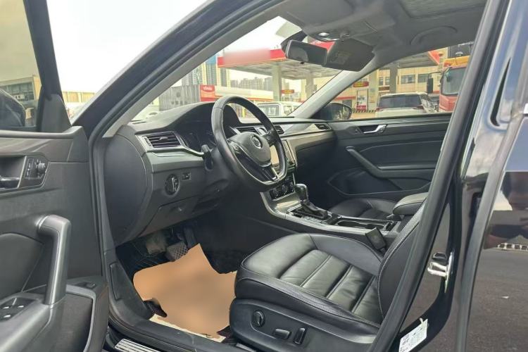 Used Volkswagen Passat 2017 330TSI DSG Luxury Edition
