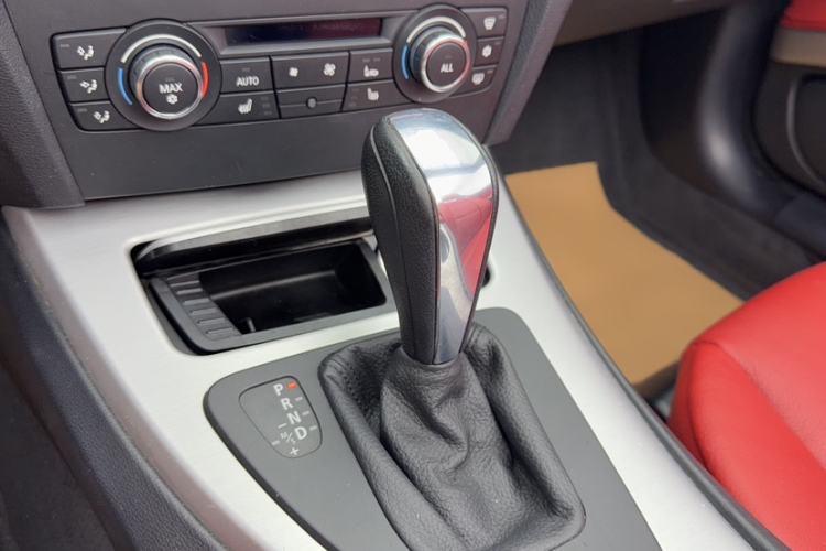 Used BMW 3 Series 2011 320i Convertible Coupe
