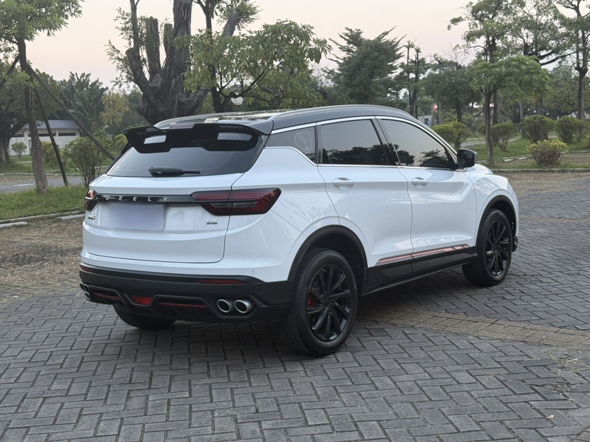 Geely Auto Coolray 2023 1.5T DCT Diamond Edition — снимка 13