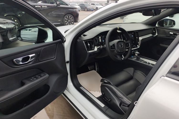 Used Volvo V60 2020 T5 Zhiya Sport Edition
