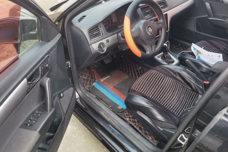 Used Volkswagen Lavida 2015 1.6L Automatic Fashion Edition
