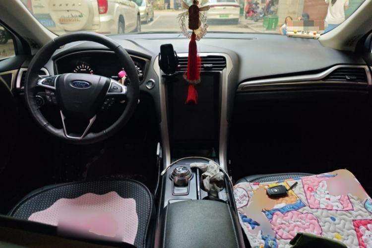 Used Ford Mondeo 2017 EcoBoost 200 Stylish Model Center Console