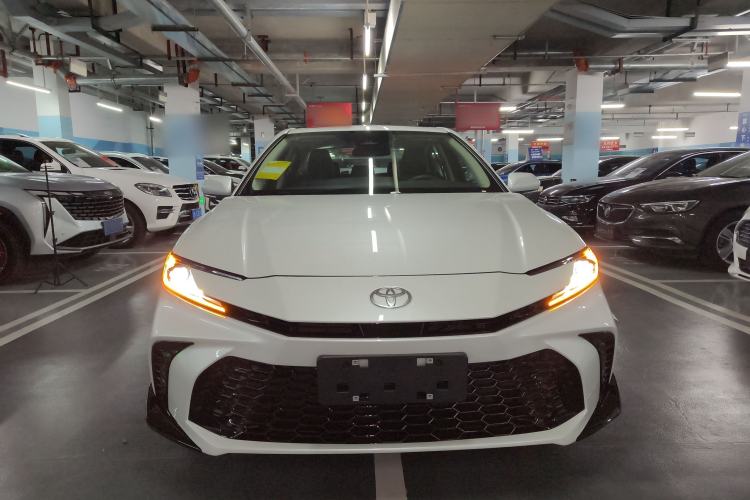 Used Toyota Camry 2026 Model Dual-Engine 2.0HSE Sport Lite Edition