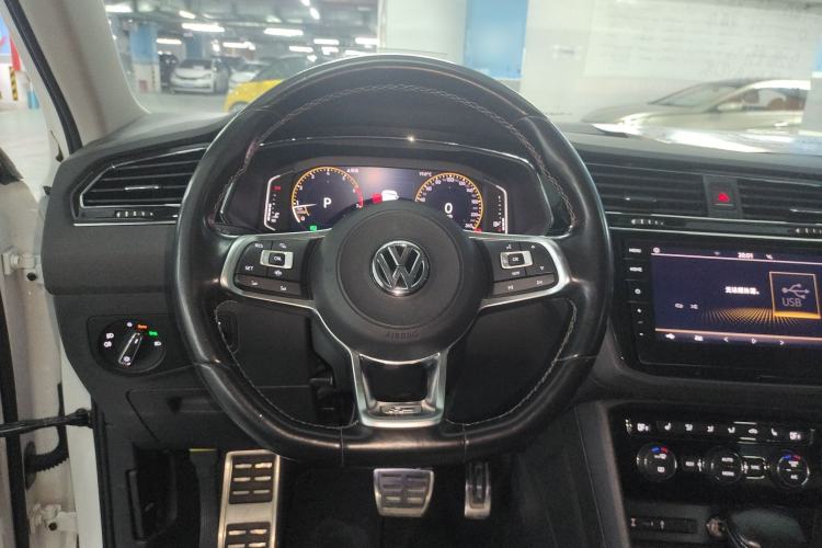 Used Volkswagen Tiguan L 2020 330TSI Automatic Two-Wheel Drive R-Line Flagship Version China VI Standard Steering Wheel