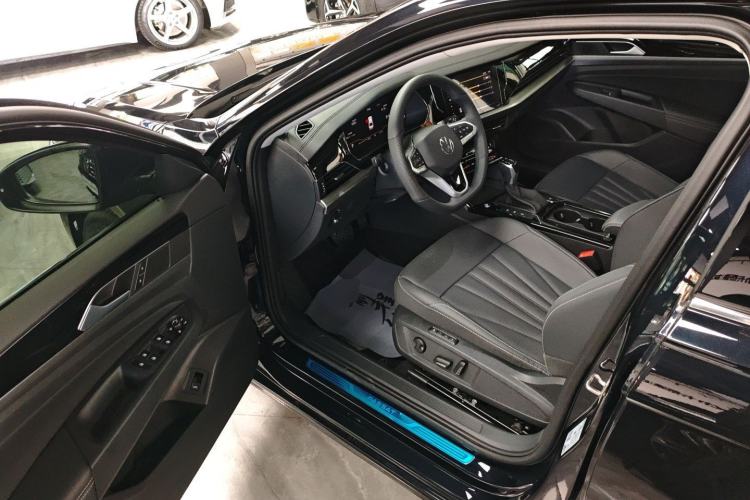 Used Volkswagen Passat 2026 Model, Outstanding 380TSI Longteng Edition