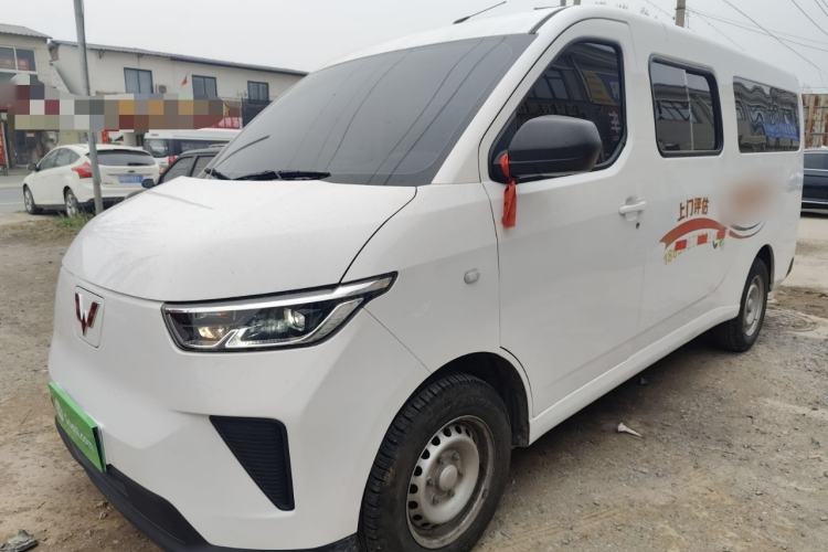 Used Wuling Yangguang 2025 Model 310KM Bus Edition—Customized by CATL