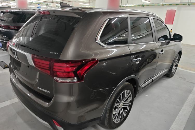 Used Mitsubishi Outlander 2018 2.4L 4x4 Elite Edition 5 Seats
