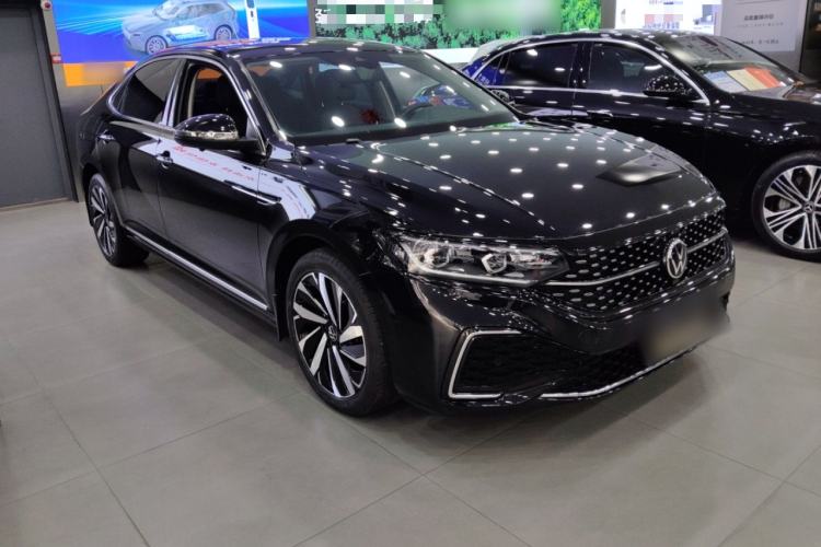 Used Volkswagen Passat 2022 330TSI Starry Luxury Edition – Exclusive Special Edition