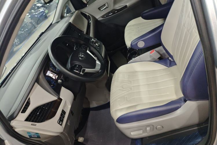 Used Toyota Sienna 2020 3.5L Two-Wheel Drive CE Trim 7-Seater Canadian Version