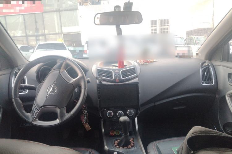 Used Haima S5 2015 1.6L Manual Luxury Model with Sunroof Center Console