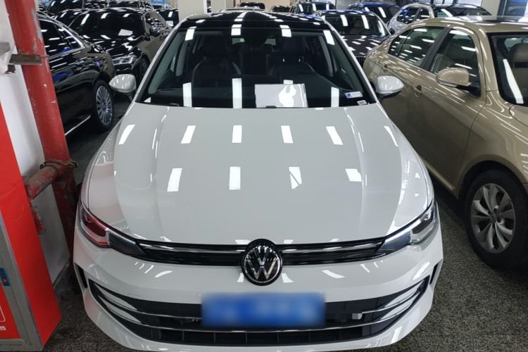 Used Volkswagen Golf 2025 Facelifted 300TSI Pro Front