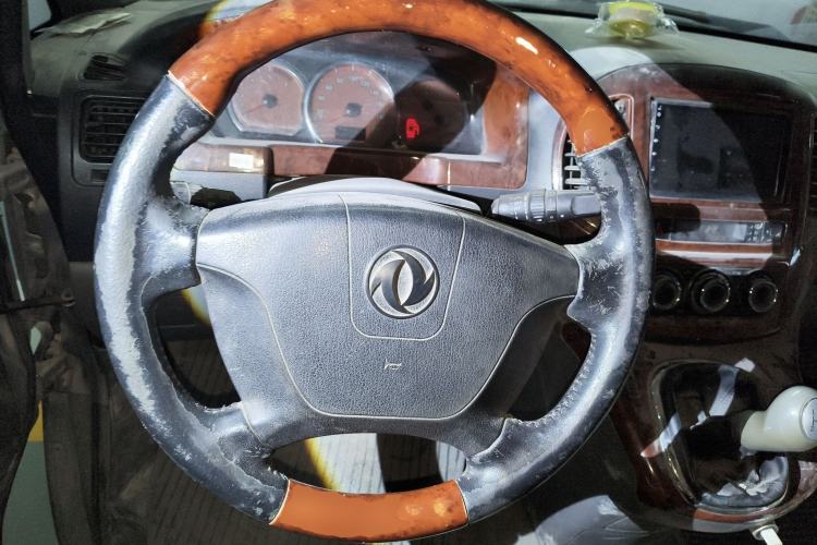 Used FORTHING Lingzhi 2014 M5 Q3 2.0L 7-seat Long-wheelbase Luxury Model