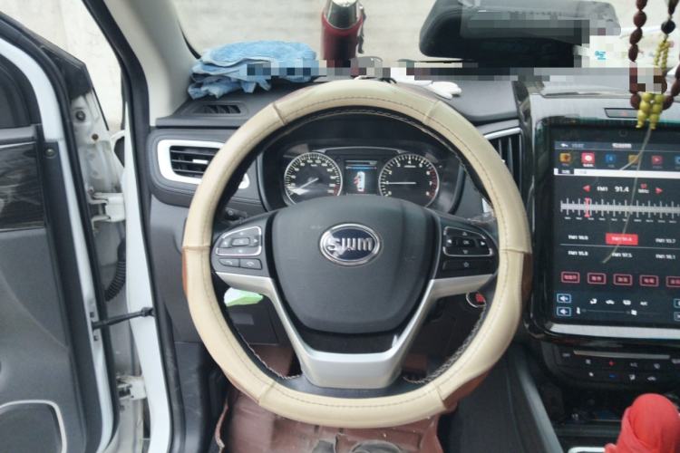 Used SWM X7 2016 1.5T Manual Luxury Edition 7 Seats Steering Wheel