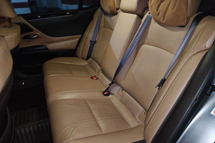 Used Lexus ES 2018 300h Executive Version China V Standard