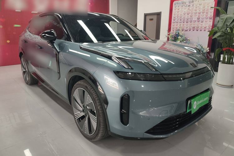 Used Lynk & Co 08 EM-P 2025 220 km All-Wheel-Drive Performance Halo
