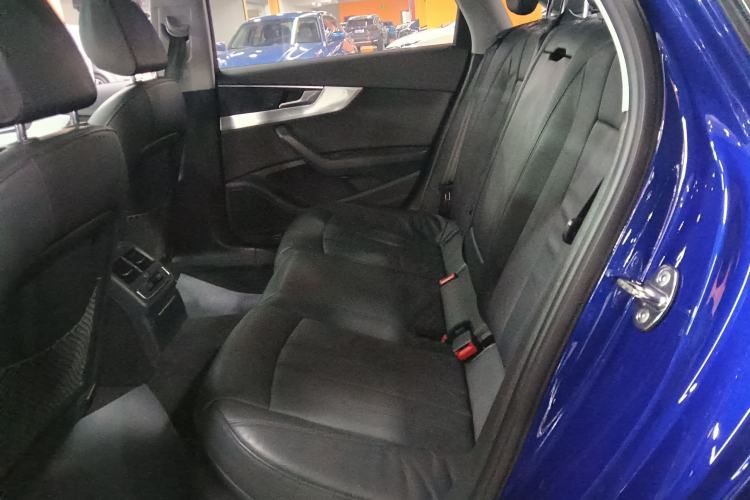 Used Audi A4L 2019 40 TFSI Fashion Edition China VI Emission Standard
