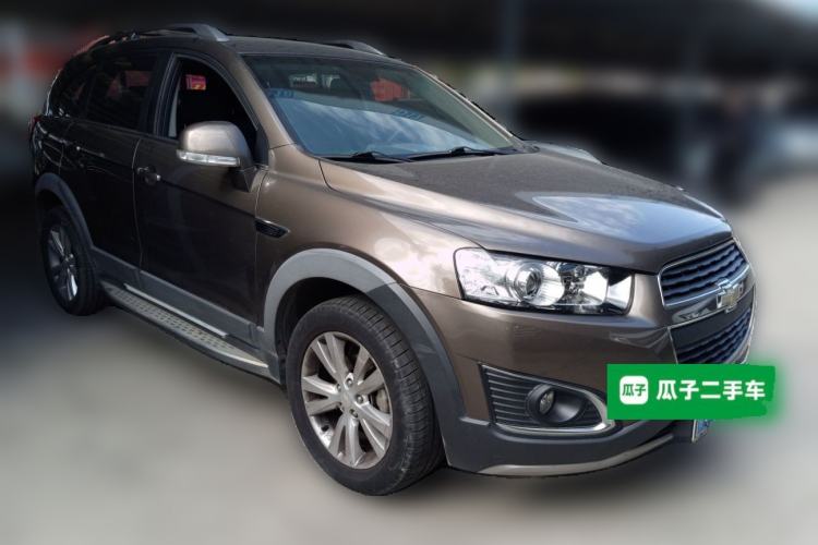 Used Chevrolet Captiva 2015 2.4L 4x4 Flagship Edition 7-Seater Front Right 45 Deg