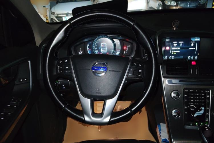 Used Volvo XC60 2015 T5 AWD Zhiyuan Edition
