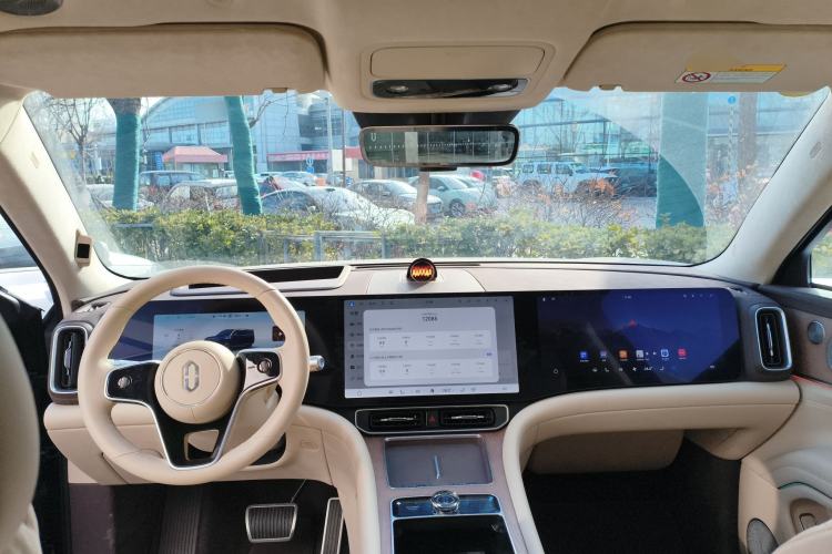 Used Hima AITO M9 2025 Extended-Range Ultra Version 52 kWh 6-Seater Center Console