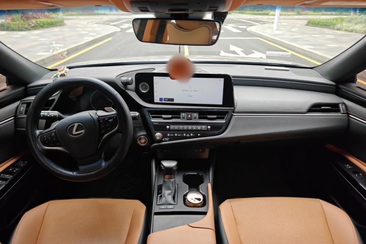 Used Lexus ES 2022 200 Excellence Edition
