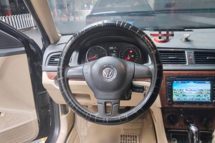 Used Volkswagen Lavida 2013 1.4TSI DSG Comfort Edition Steering Wheel