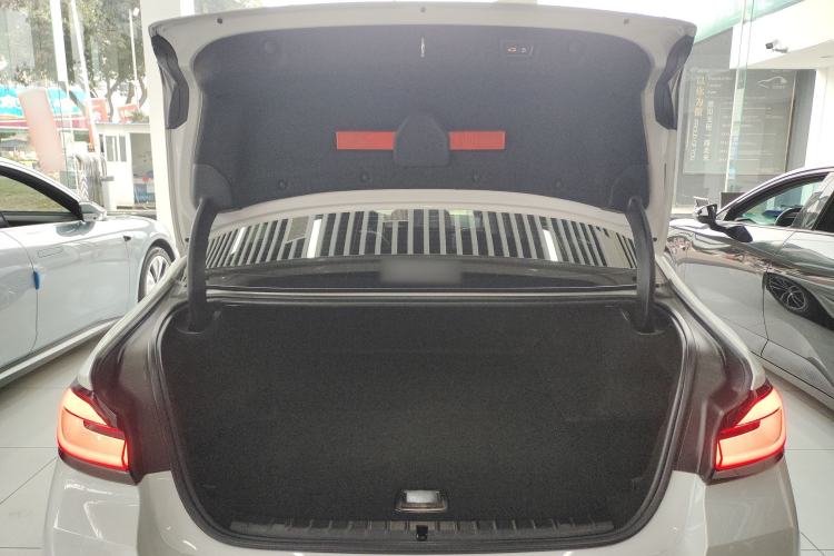 Used BMW 5 Series New Energy 2022 535Le M Sport Package Trunk