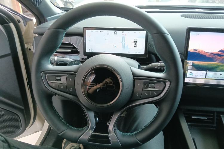 Used BYD Seal 06 New Energy 2025 DM-i Smart Drive 80KM Luxury Model Steering Wheel