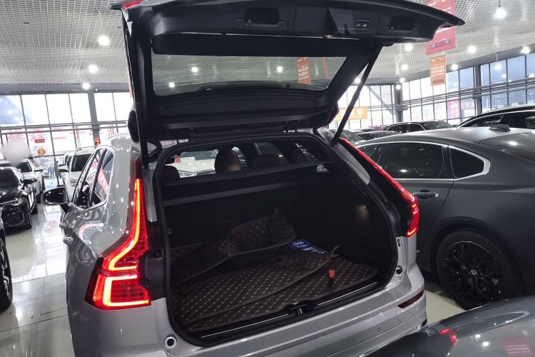 Used Volvo XC60 2023 B5 4x4 Smart Luxury Edition