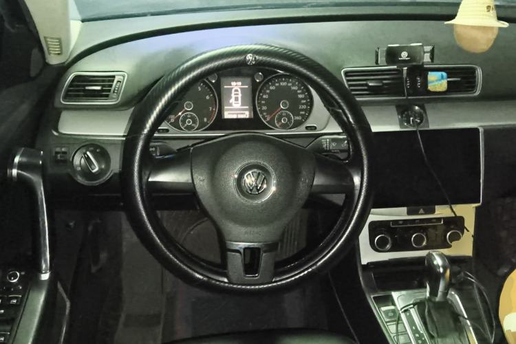 Used Volkswagen Magotan 2013 1.8TSI Comfort Model Steering Wheel