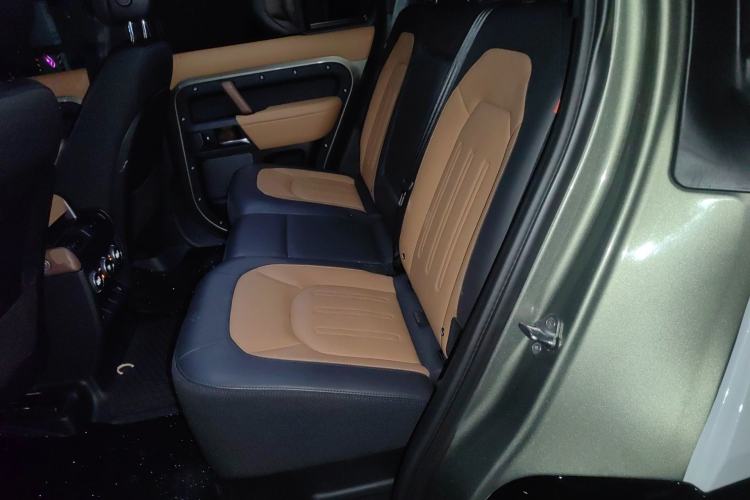 Used Land Rover Defender 2023 110 3.0T P400 X-DYNAMIC HSE Left Rear Seat