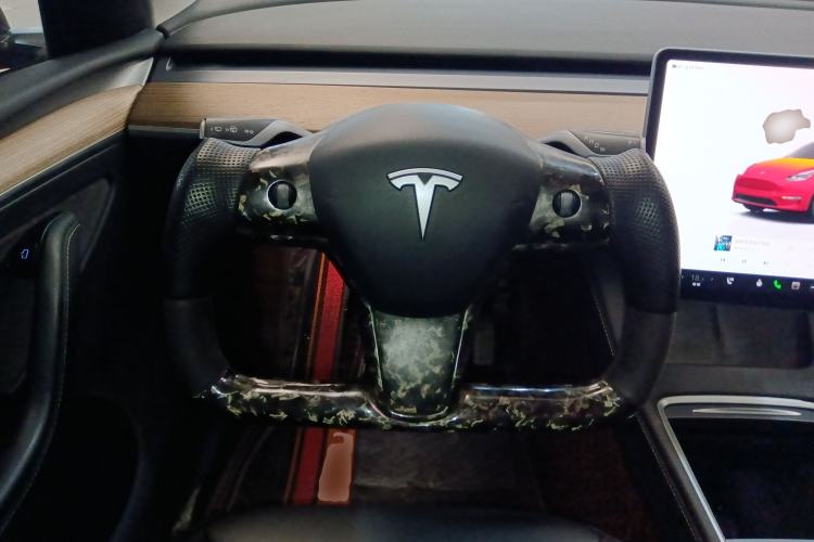 Used Tesla Model Y 2022 Long-Range All-Wheel-Drive Version

