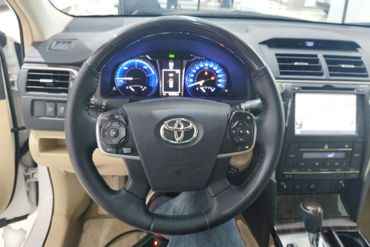 Used Toyota Camry 2015 Dual-Engine 2.5 HG Luxury Navigation Edition Steering Wheel