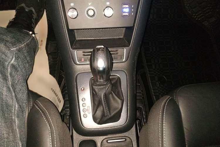 Used Volkswagen Tiguan L 2017 300TSI Automatic Two-Wheel Drive Silk Road Comfort Edition