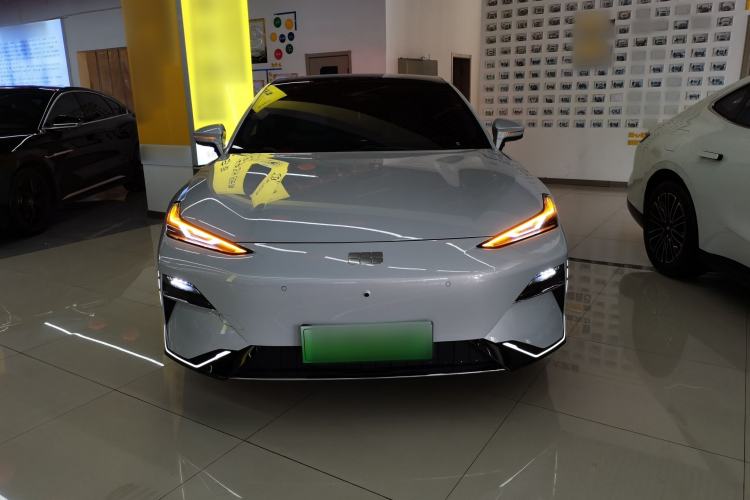 Used Geely Galaxy E8 2025 700 km Long-Range Intelligent Driving Version Front