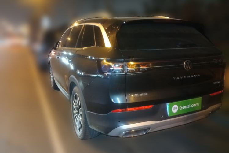 Used Volkswagen Tavendor 2023 330TSI Luxury Touring Edition Rear Left 45 Deg