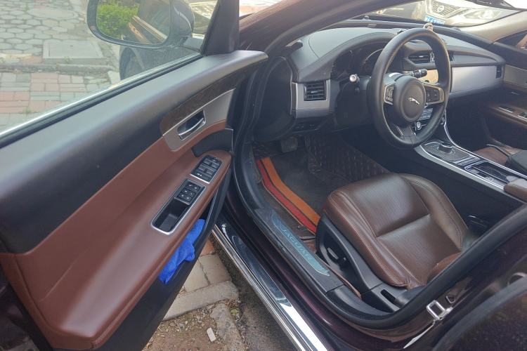 Used Jaguar XFL 2017 XFL 2.0T 200PS Elite Edition Driver Seat