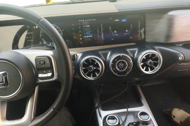 Used Tank 300 2021 City Edition 2.0T—Truly Stylish Audio And AC Panel