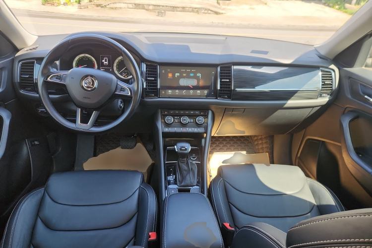 Used Skoda Kodiaq 2018 Facelifted TSI330 5-Seater Two-Wheel-Drive Luxury Enjoyment Edition Center Console